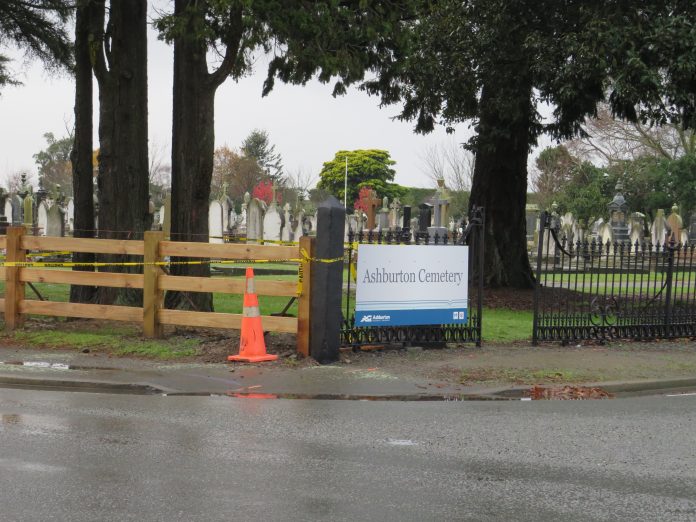 Ash19cemeteryFencing (1)
