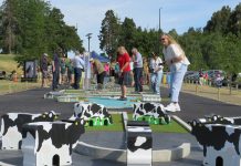 Mini MC draws in putters